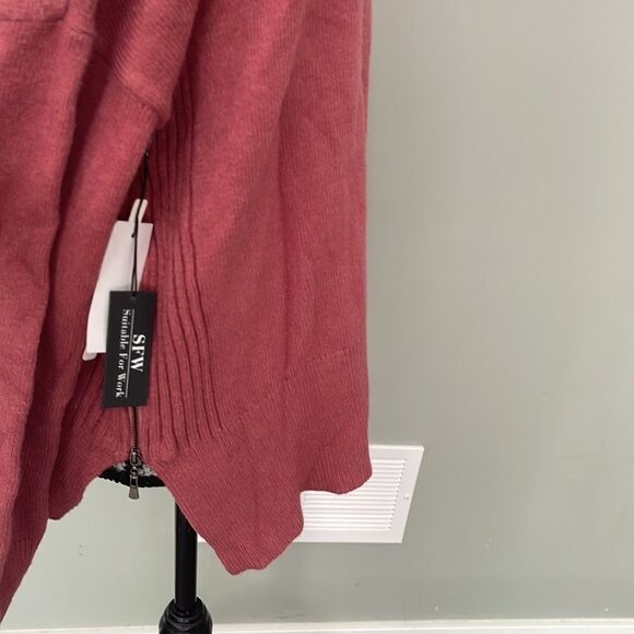 NEW. Roseberry Super Soft pullover sweater from Hudson Bay - Picture 2 of 5